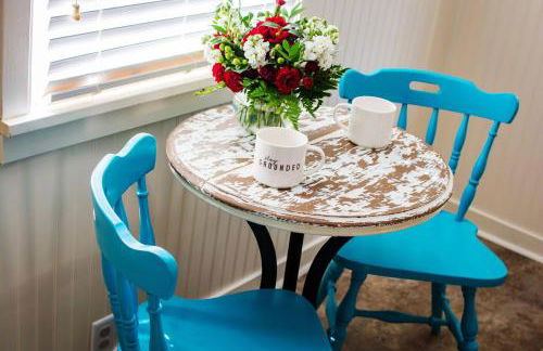 KING BED Family Friendly Cottage - Walk to Zoo & Waterpark - Near Downtown & Midtown - Foto 5