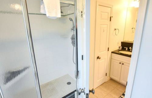 Beautiful Spacious Family Retreat w Pool - Foto 14