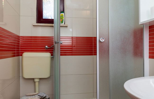 Apartments Franka - One Bedroom Apartment With Terrace and Garden View - Photo 8