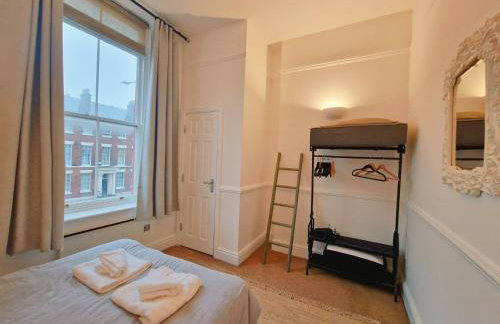 Modern Victorian Charm in a Great Location - Foto 11