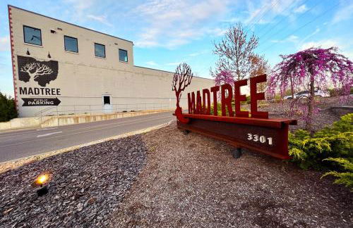 Oakley Square 3br Charmer - Total Walkability 3 Bedroom Home by RedAwning - Foto 64