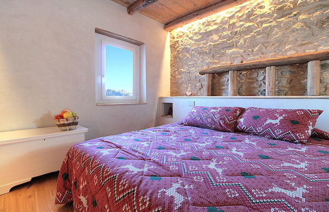 Baita Tersilia Near Lake And Mountain - Photo 17