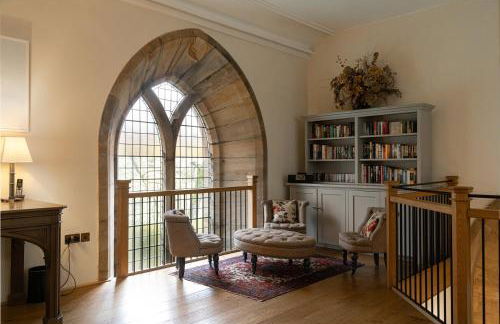 Exceptional Grade II Listed Church Conversion - Foto 35