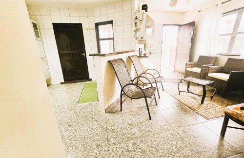 Chalé Aconchegante em Condomínio no Centro - Foto 24