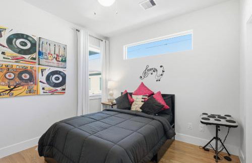 5 mins to Downtown - Houston Rodeo - Sleeps 7 - Photo 33