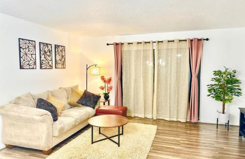 Stylish & Cozy Townhome Getaway in Lynnwood! - Foto 16