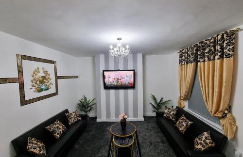 *11BR* Setup for your most amazing relaxed stay + Free Parking + Free Fast WiFi * - Foto 9