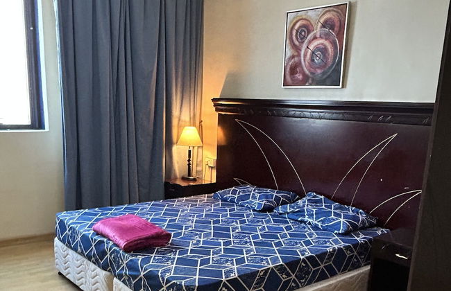 Deluxe Shared Master Bedrooms in Deira - Photo 1