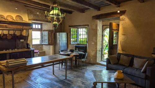 Prieuré restauré avec jardin, charme ancien et commodités modernes, près de l’église à Beaulieu - FR-1-653-145 - Foto 2