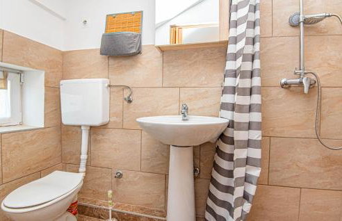 5 Bedroom Lovely Apartment In Raslina - Foto 31