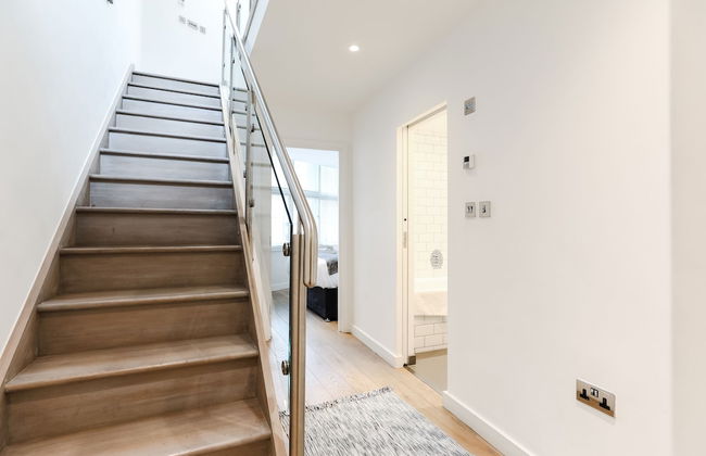 Trafalgar Square by Excel Apartments - Photo 14