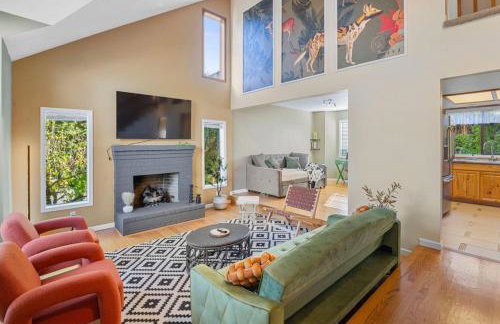 Bridging the Gorge And City to Your Cozy Home - Photo 1