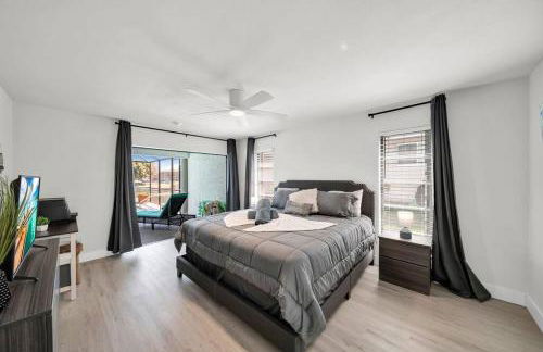 Relax & Play! 3BR Pool Home in Cape Coral - Pet-Friendly with Game Room - Foto 3