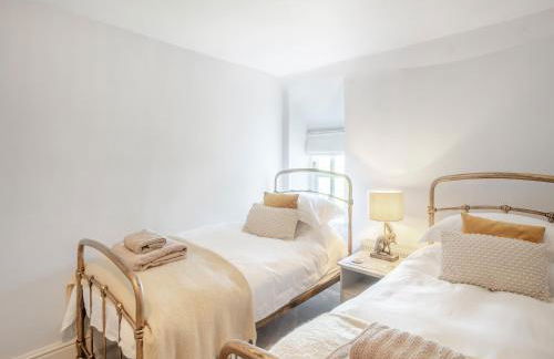 Sandstones - Photo 37