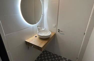 Apartamento con 8 habitaciones y 5 baños - Photo 23