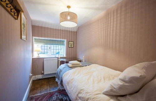 Hollyhocks, Tunstall - Foto 27