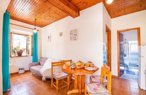 Old Barber Shop by Konnect, 1,2km from Dassia beach - Foto 4