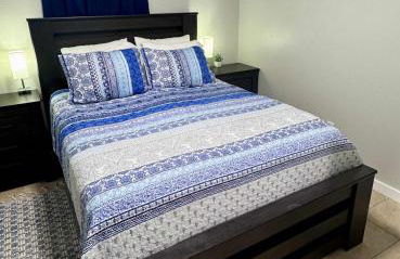 Comfy 2BR 1BA Apt - Foto 12