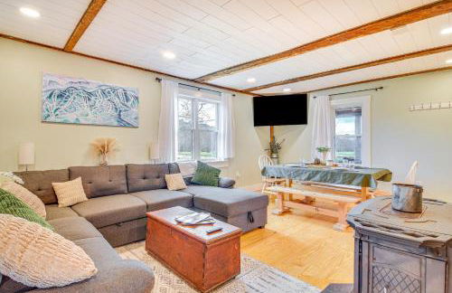 10 Mi to Skiing Historic Farmhouse in Maine! - Foto 6