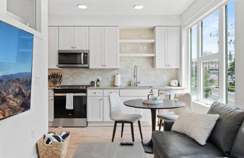 Outstanding Amenities-New Complex- Downtown Luxury - Foto 10