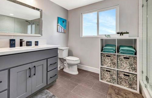 Huntington Beach, AC, Pool, Hot Tub, Detached Office, Close to Beach, Outside Entertaining Area - Photo 27