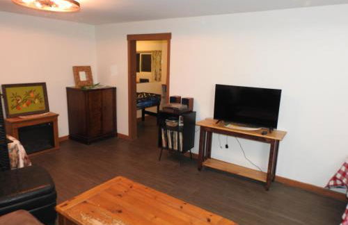 Miners Choice 3 Bedroom on Main St Bonus Rooms Sleeps up to 9 TV WIFI Piano - Foto 53