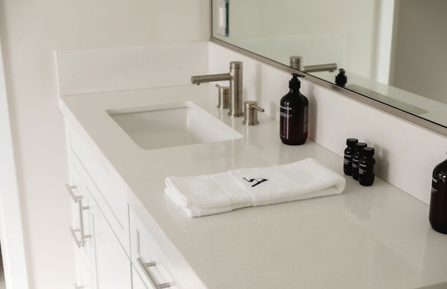 Skyline By Avantstay Modern Beach Retreat w/ Spacious Patio & Rooftop Views - Photo 17