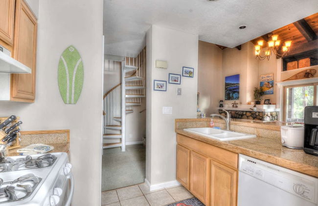 Lake Forest Villa Patio w/ BBQ - Photo 9