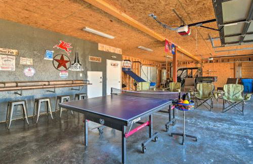 Lake Granbury Views and Game Room! Modern Escape - Foto 25