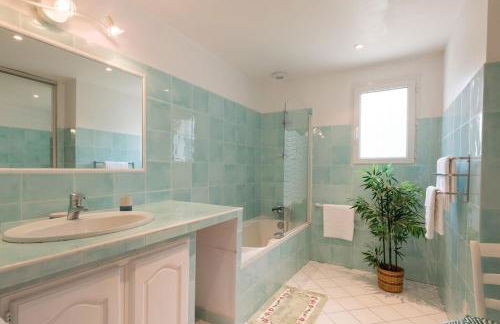 Le Mas du Miel d'Or, 12 pers, au coeur du Luberon, air-conditionné, piscine, propriété de 5000 m2 - Foto 13