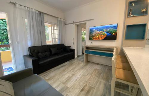 Fabuloso flat 241, Amarílis, Riviera de São Lourenço 3 Piscinas climatizadas carregador veiculo eletrico 2 quartos sendo uma suíte internet 500mb Adega, cozinha equipada completa, serviço de praia fim de semana limpeza trocas de toalhas, - Foto 5