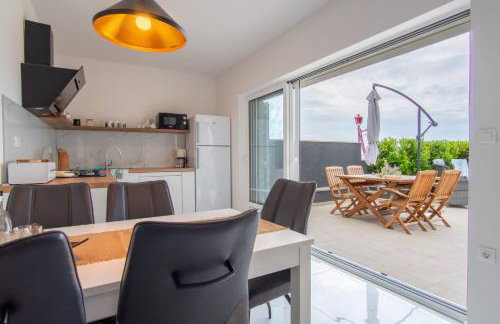 MY DALMATIA - Beach house Festini with private jacuzzi & sea view - Foto 4