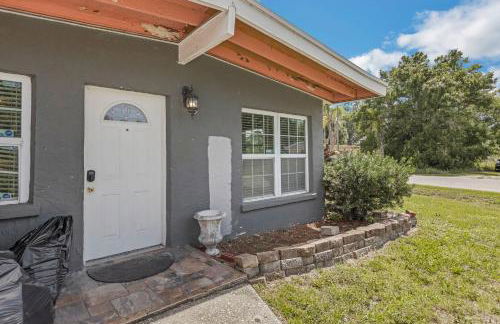 Amazing 'Hot Tub' Home Minutes To Hospitals & Beaches - Photo 1