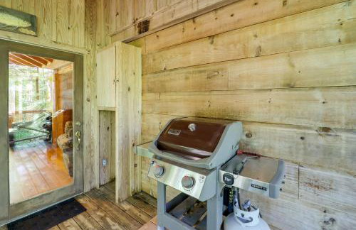 All-Season Sunroom and Hot Tub Marion Cabin Retreat - Foto 17