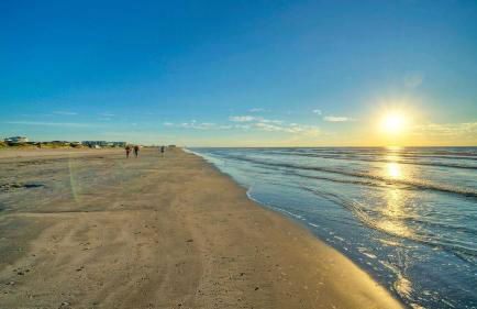 Oceanfront Condo w/ Private Balcony Pool + Tennis Bubbly Blew by Avantstay - Foto 100