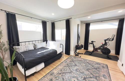 NEW REMODEL Denver Luxury Home with Private HOT TUB - Foto 10