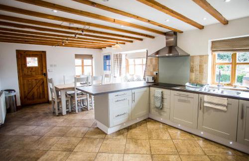 Beautiful 3 Bedroom Cottage - Picturesque Retreat - Foto 9