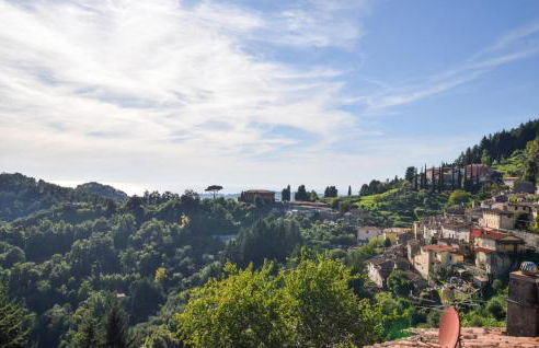 2 Bedroom Lovely Apartment In Gombitelli - Foto 7