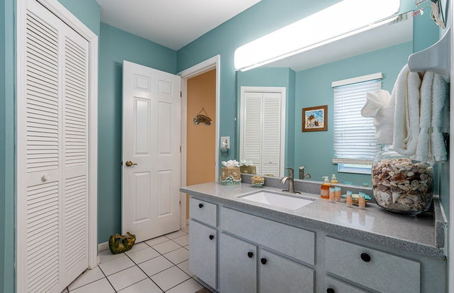 Private Pool Home ~ Just Miles From Sanibel And Fort Myers Beach ~ 3 Bedroom Home by RedAwning - Foto 16