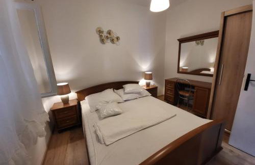 Rustic Home Maslenica - Photo 12