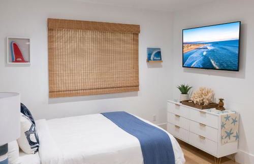 Luxury 2BR Steps to Beach & Pier with AC plus Garage Parking - Foto 16