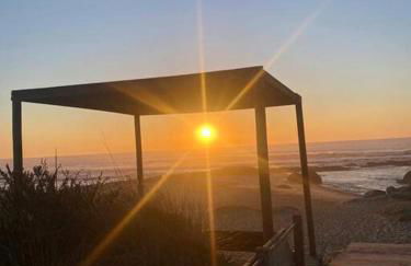 Encantadora moradia T1, com piscina e vista mar a 500m da praia - Foto 32