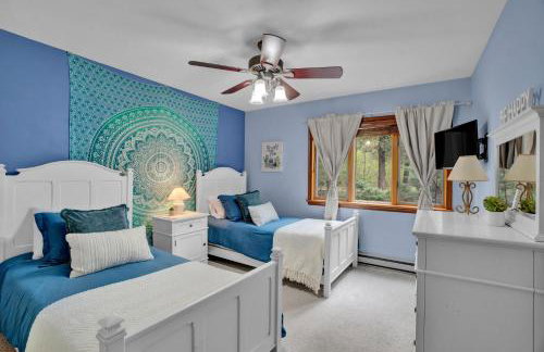 Lakefront Family Home, Kayaks, Hot Tub, Fireplace - Foto 24