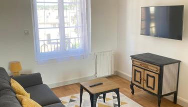 Superbe appartement F2 refait à neuf plein centre - Foto 2