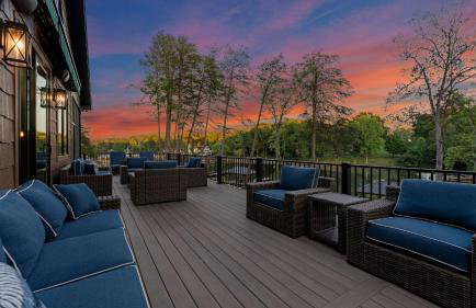 Black Bear Lodge by Avantstay Lakefront, Dock, Pool, Theater Sleeps 20+ - Foto 158