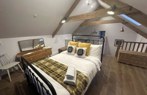 Beudy at Pentrecelyn - a gorgeous barn conversion with hot tub - Foto 11