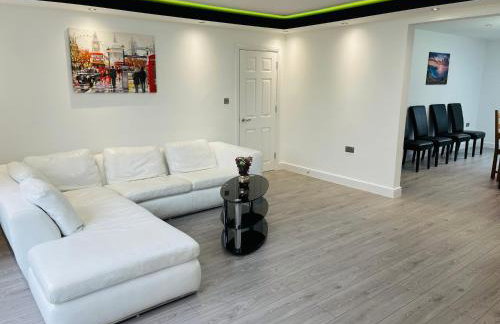 4-Bedroom Cottage in Healing, Grimsby - Foto 8