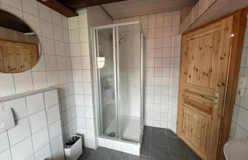 Ferienwohnungen Am Schloss - Monteurzimmer Reuhl - Foto 24