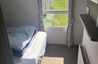 Sea Breeze Retreat 2 Bedroom Pet Friendly Caravan in Clarach Bay - Foto 25