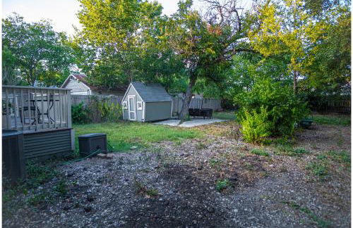 Chic Downtown Farmhouse With Garden and BBQ Grill - Photo 42